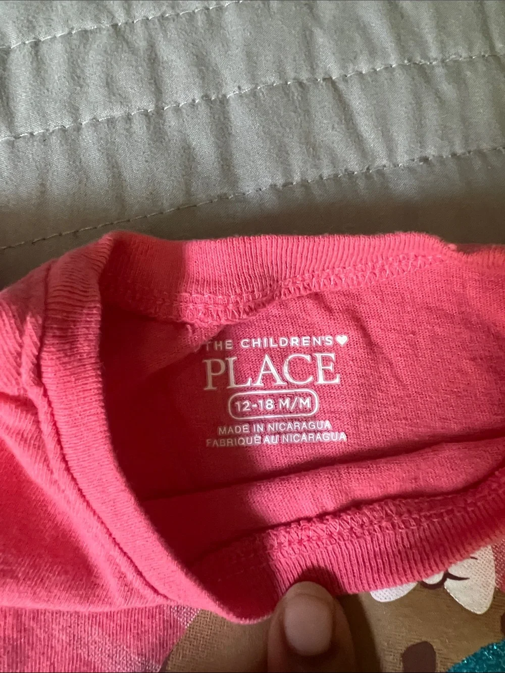 TWIN GIRLS | Tshirt from The Children’s Place 12-18m